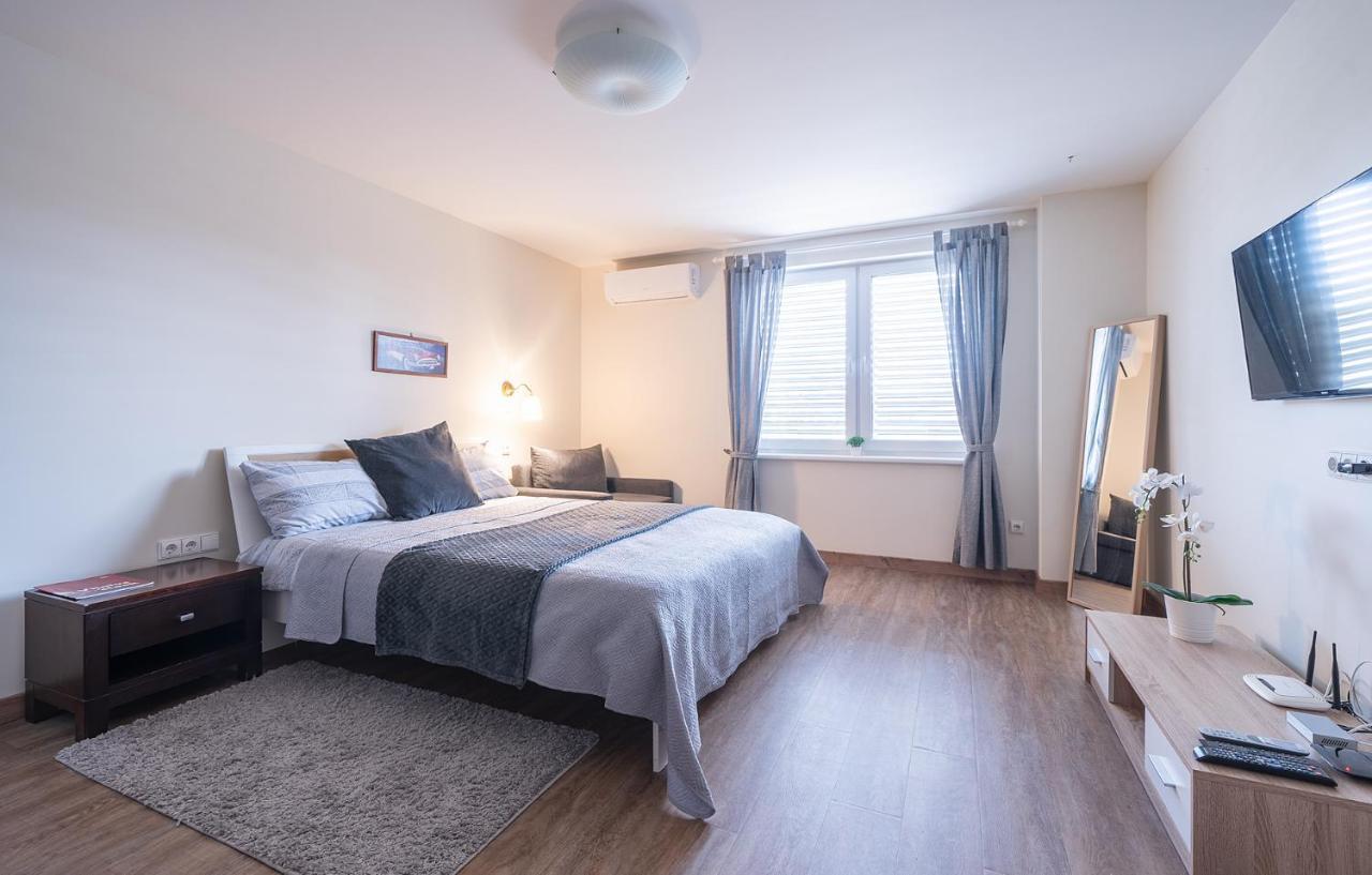 Gyneju Self Check-In Apartments VNO Exteriér fotografie